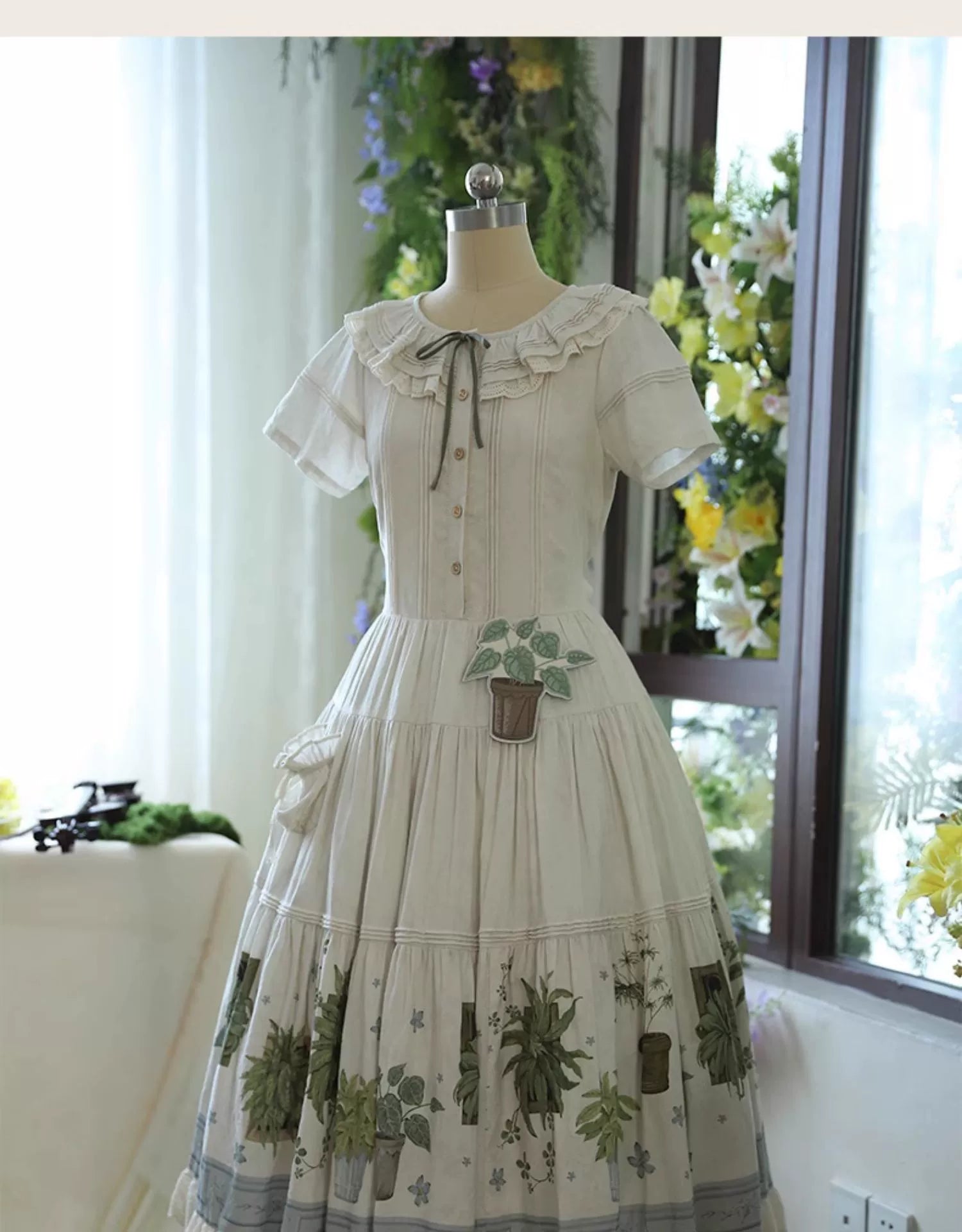 Piggy Bun - Potted Plant - Country Lolita Dress, Green Plant Print