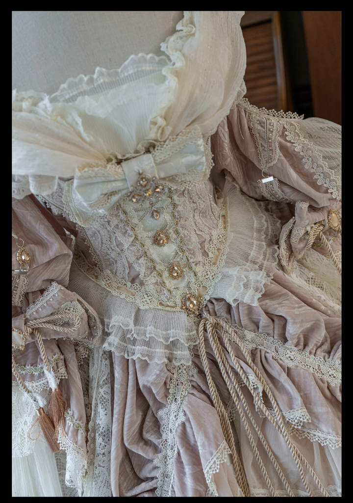 Guaji~Isabella~Wedding Lolita OP Bridal Dress with Tiered Petticoat and Trailing