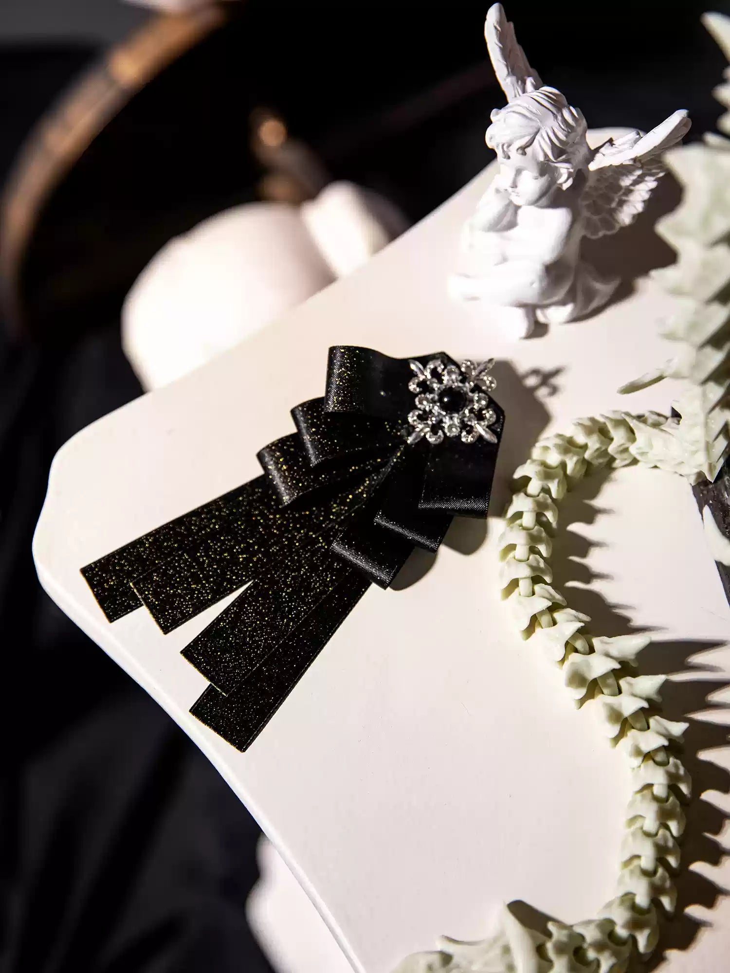 ZJstory - Dragon Bone Cemetery - Gothic Lolita Long Sleeve Blouse S Black brooch(One Size/choose M)