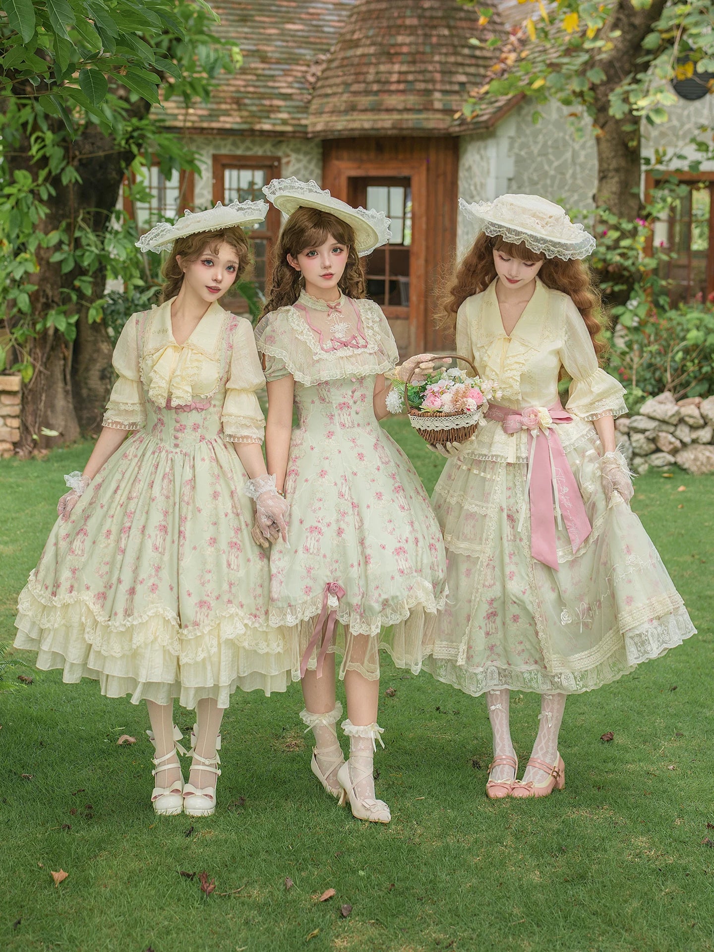 Wind Swept Roses - Classic Lolita Rose Printed Dress Set, Petal Hem