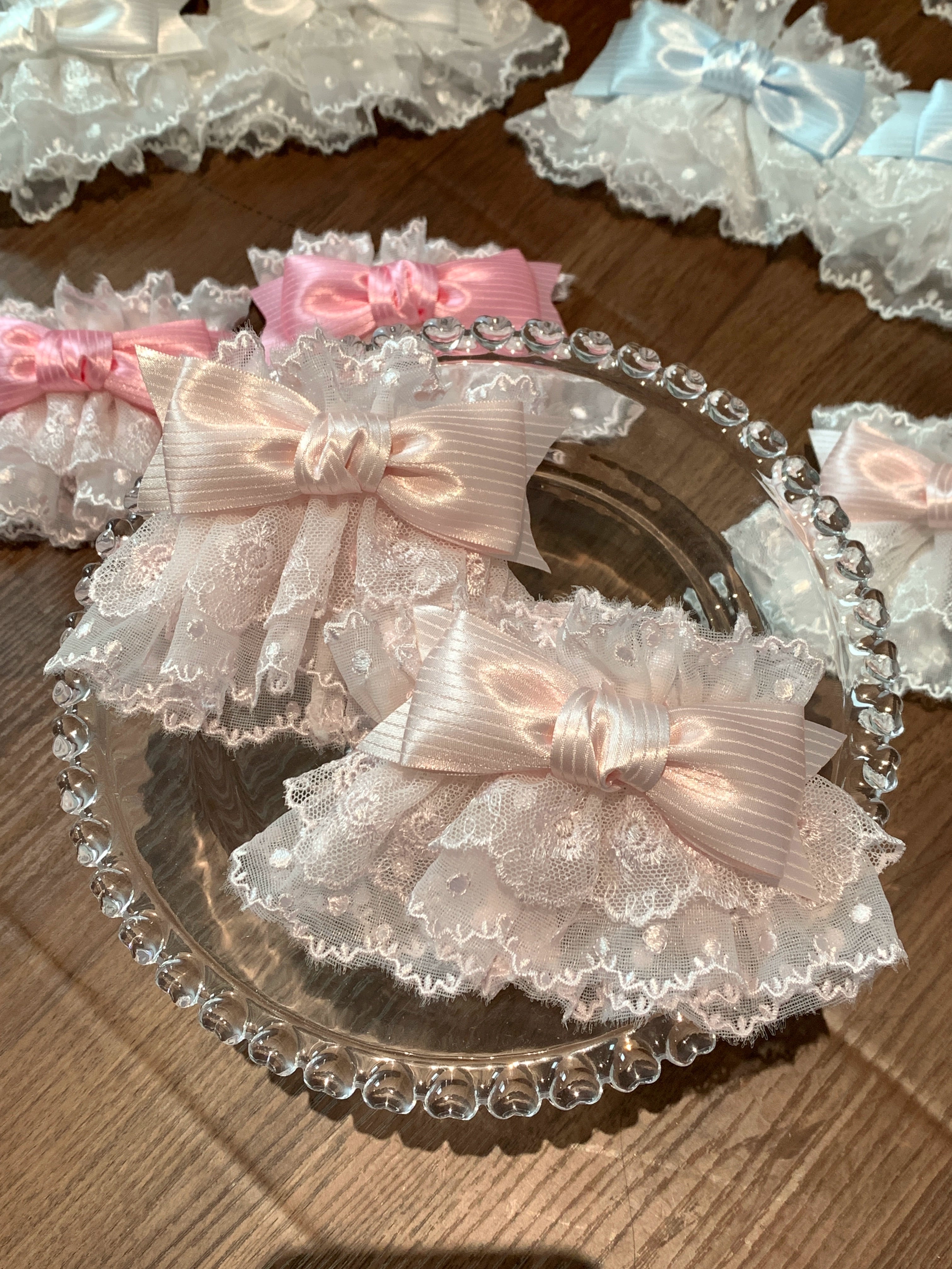 Roji Roji - Sweet Lolita Lace Bow Cuffs, Elastic Wrist Suitable Wrist Circumference 15-30cm Pink Lace With Light Pink Bow