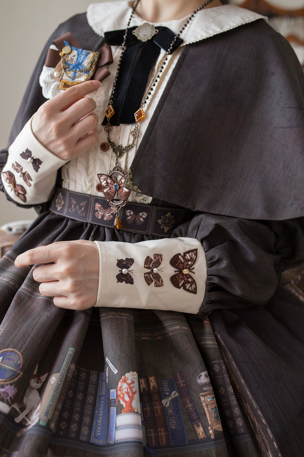 Miss Point - German Bookshelf - Classic Lolita OP Dress & Detachble Cape 44023:792390