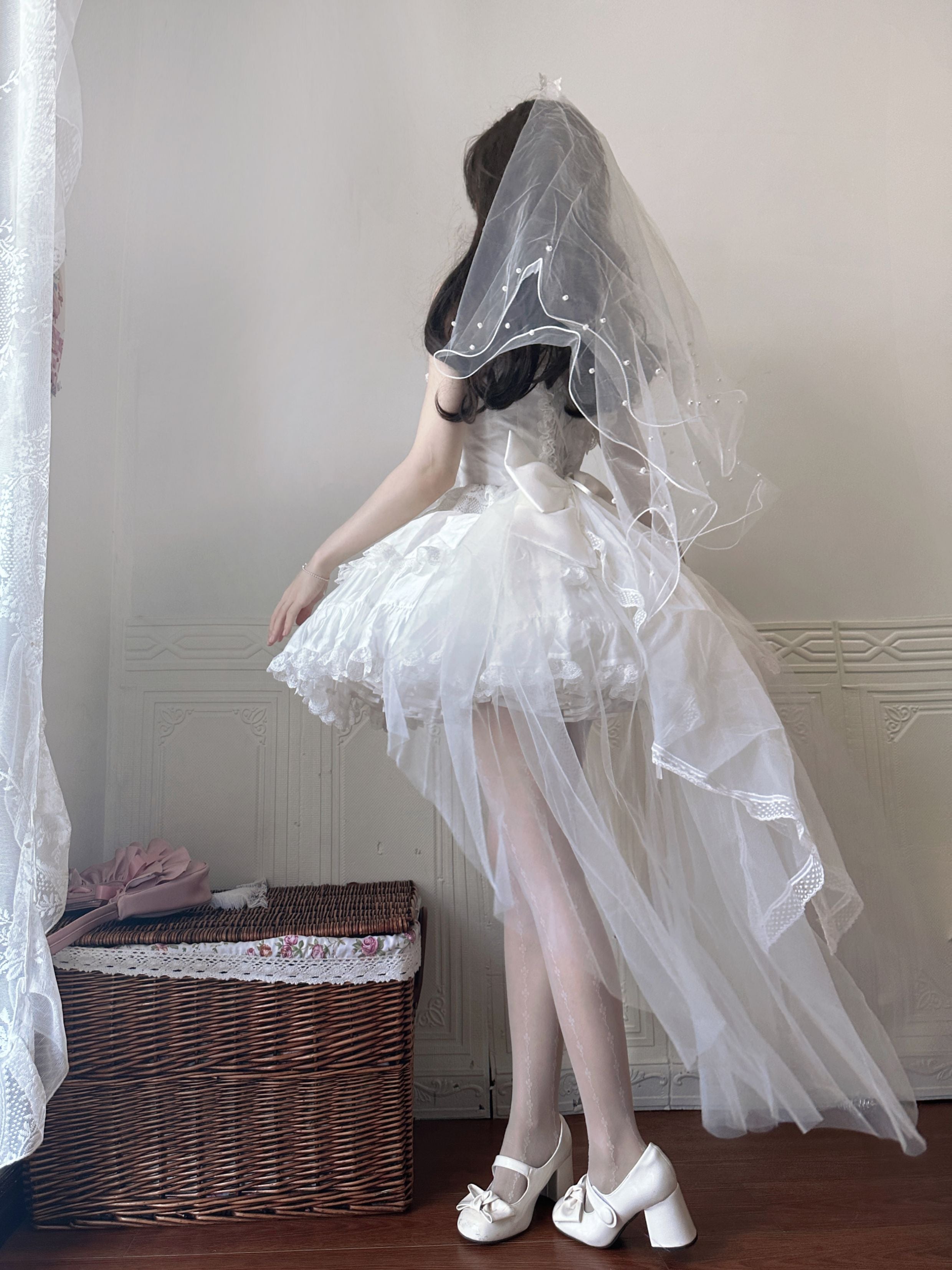 Kuma - Revolver Sweetie - Coordinated White Sweet Lolita Set with Heart-Shaped Bodice