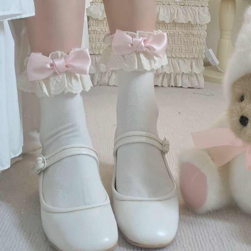 Roji Roji~Cotton Lolita Socks Lace Bow White Socks front bow a pair of white socks with pink bows 