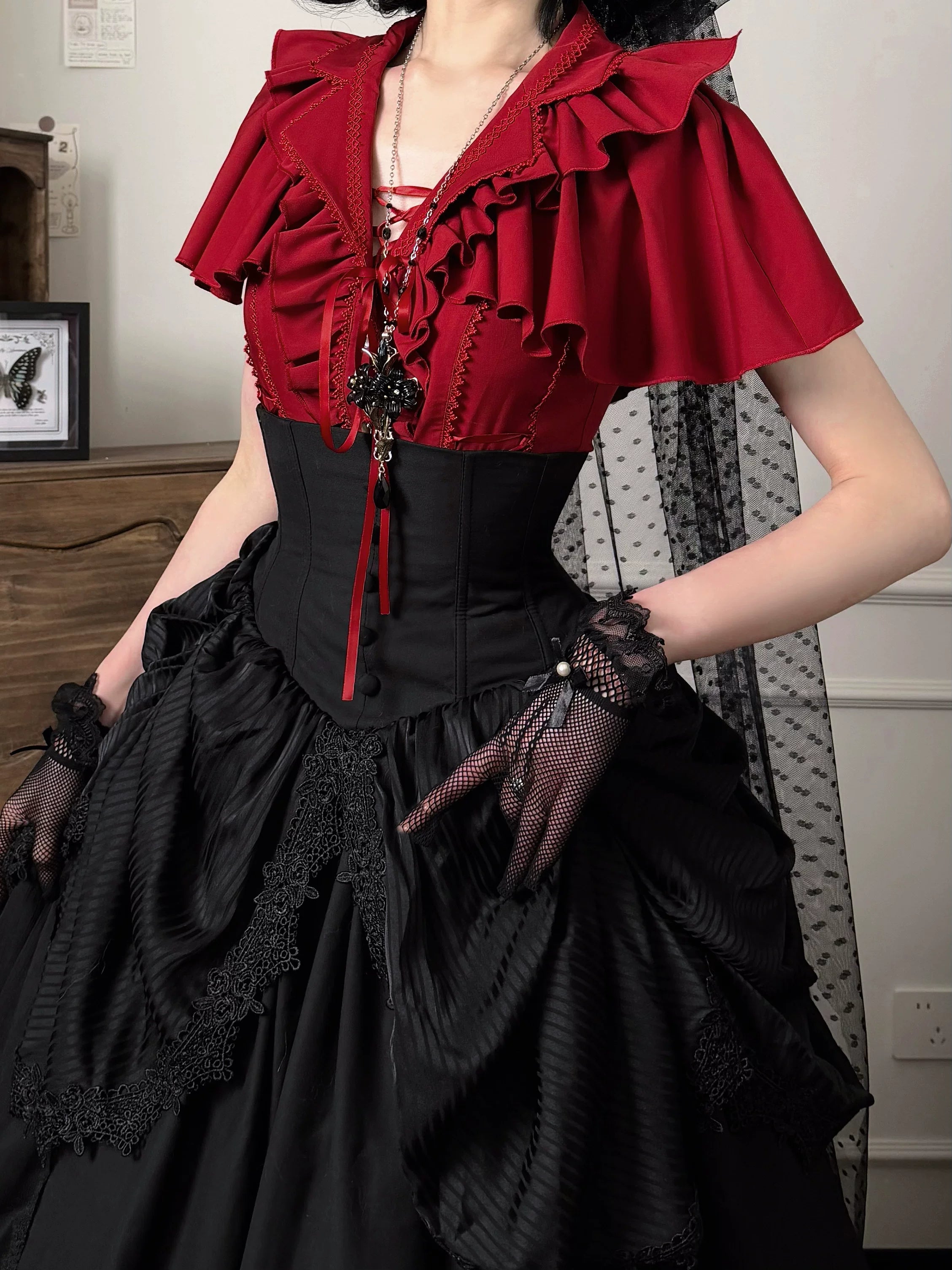Cocoon Prelude - Gothic Lolita Capelet-Sleeve Blouse