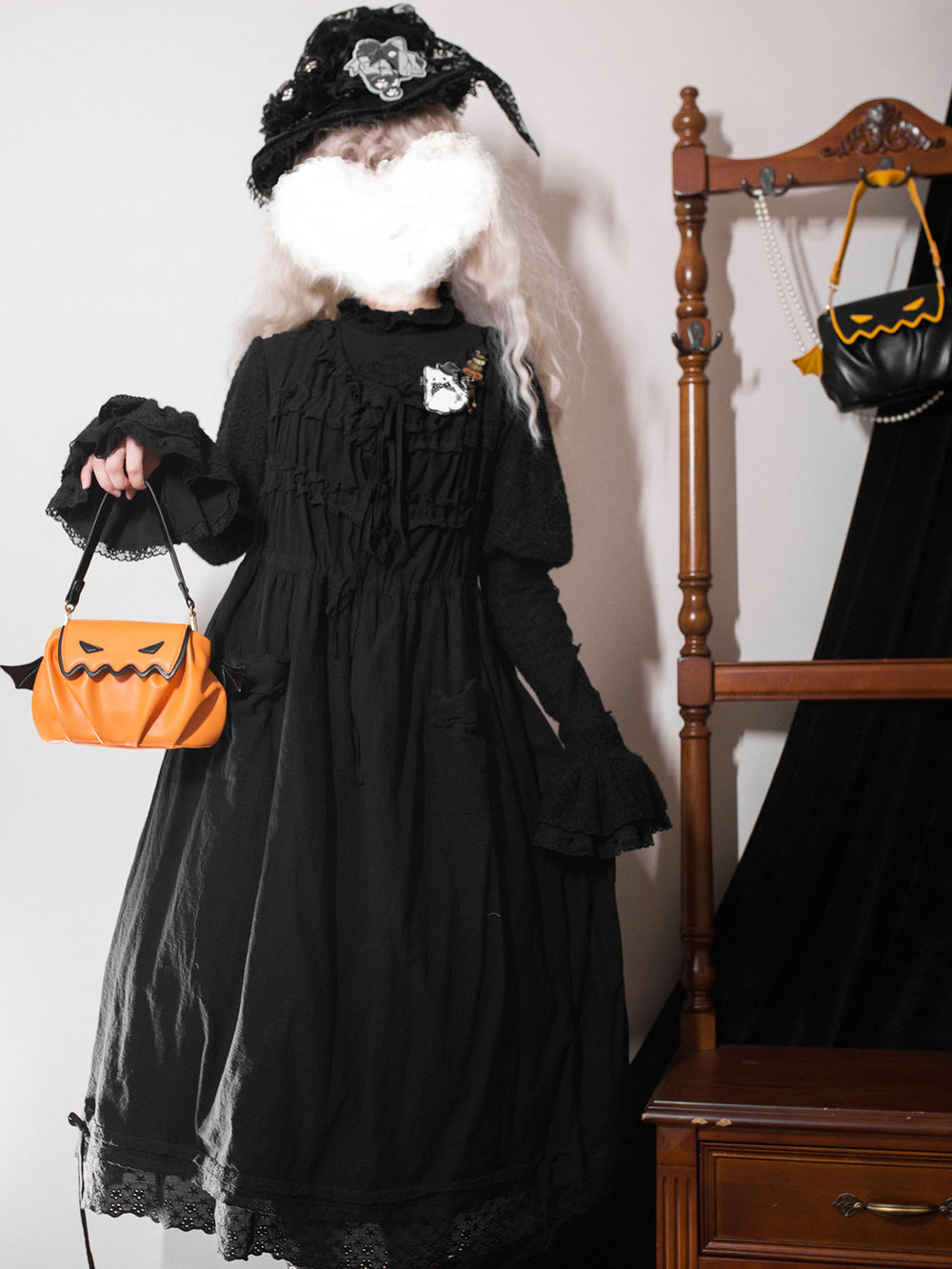 (Buyforme)IKUMA~Pumpkin Cute Goth Halloween Crossbody Bag   