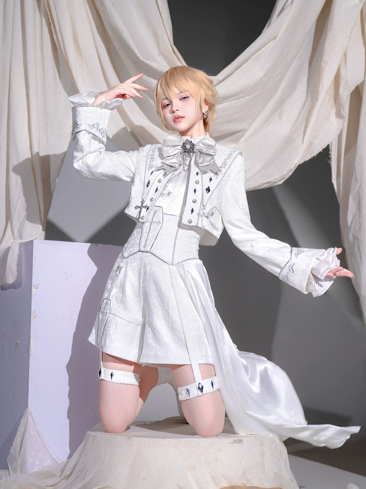 Silver Covenant - White Ouji Lolita Embroidery Coat and Shorts Set with Cross
