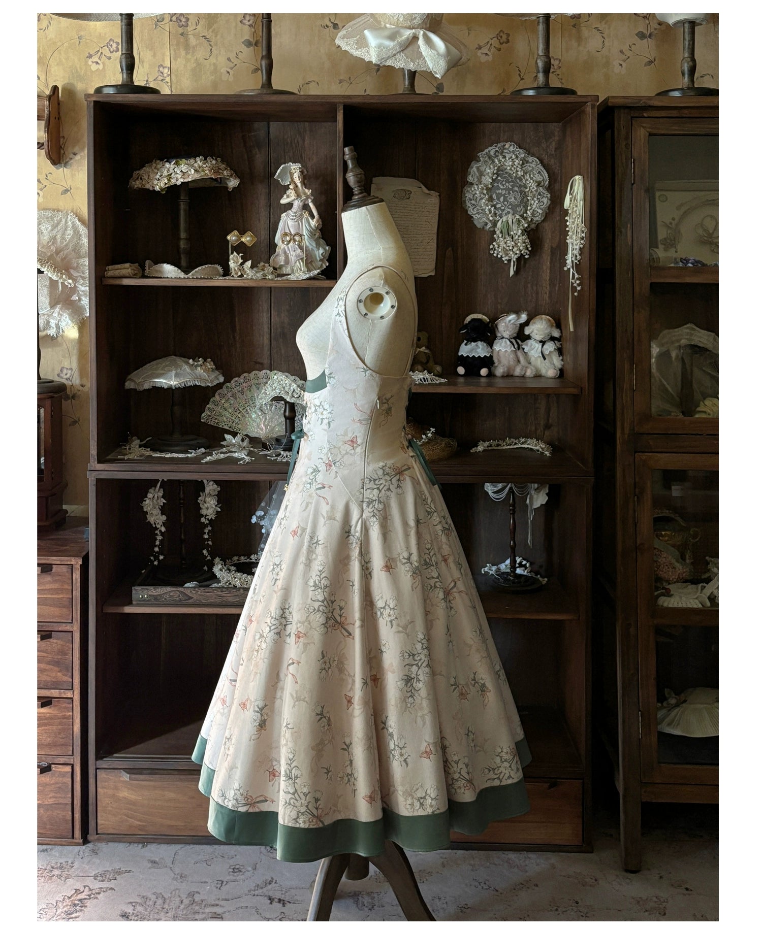 Button Bear - Winter Lily Bell - Classic Lolita Bust-Supporting JSK, Long Waisted Coat 44351:804140