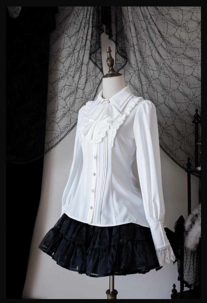Alice in Wonderland - Love Moon Serenade - Classic Lolita Shirt Preppy Style Blouse