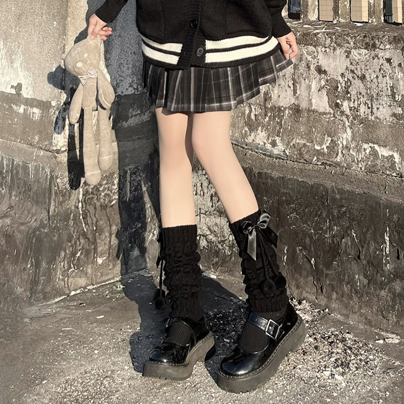 Hua Nai Cat - Cute Lolita Leg Warmers Winter Knitted JK Pile Socks One Size Black - with a black butterfly knot