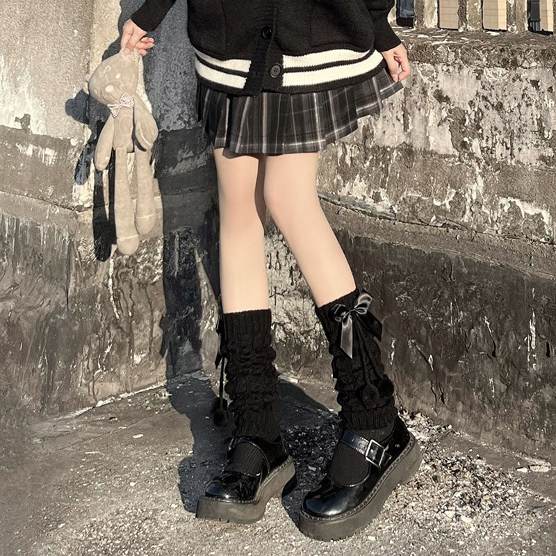 Hua Nai Cat~Cute Lolita Leg Warmers Winter Knitted JK Pile Socks Free size Black - with a black butterfly knot 