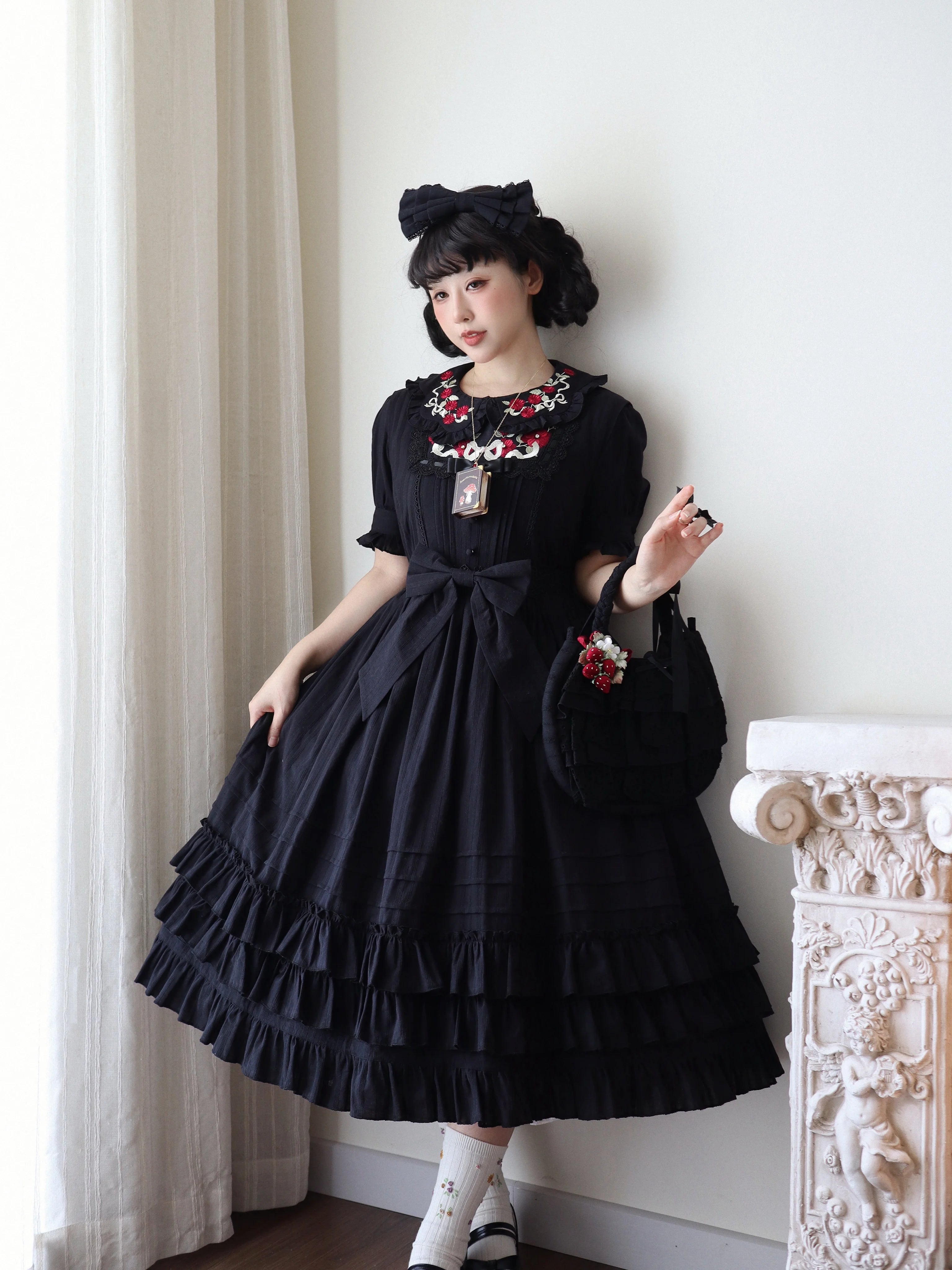 Maiden Nelly - Classic Lolita OP Dress, Embroidered Flowers Black - Short Sleeve OP Dress + Bow S