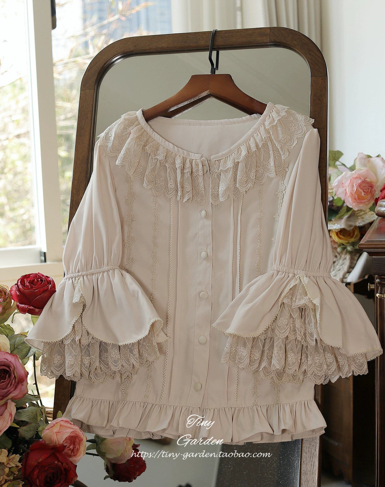 Tiny Garden - Summer Breeze 2.0 - Vintage Lolita Shirt Round Ruffled Collar/Princess Sleeves Apricot - Lace Version S