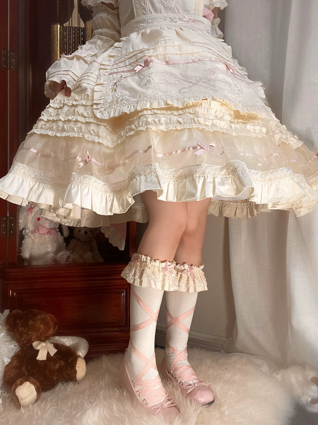 The Seventh Doll~Hazy Afternoon~Vintage Lolita OP Dress Embroidered Apron S Pink calf socks 