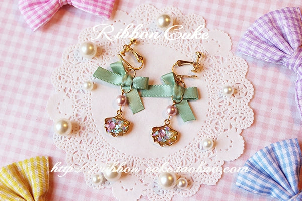 Ribbon Cake~Sweet Lolita Star Pearl Shell Earrings a pair of grass green earrings  