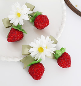 Xiaogui - Sweet Lolita Hair Pin Flower Strawberry Shaped