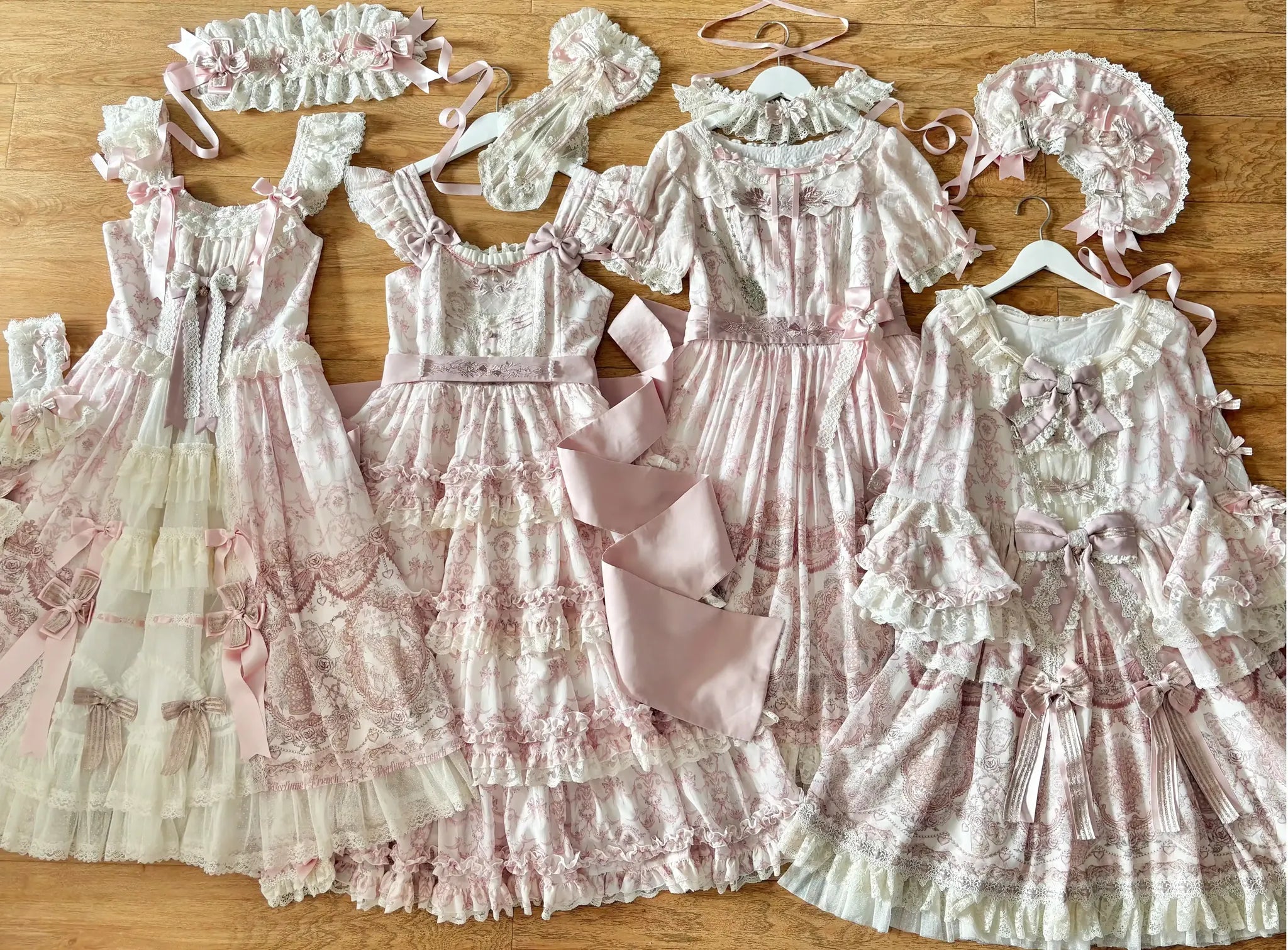Rose Fragrance - Classic Lolita Lace JSK & OP Dress, Rose & Perfume Bottle Print 45850:865593