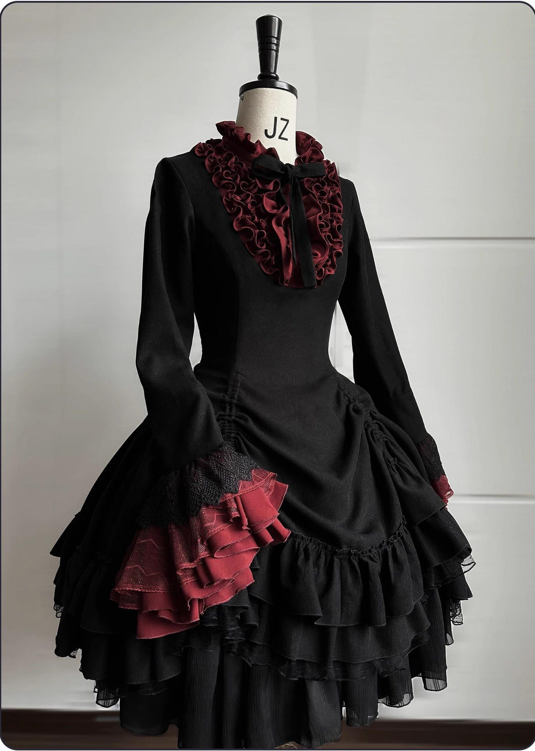 Susin Lolita~Moonlit Rose~Gothic Lolita OP Dress Winter Wool Lolita Overcoat S short black red poufed-hem OP only 