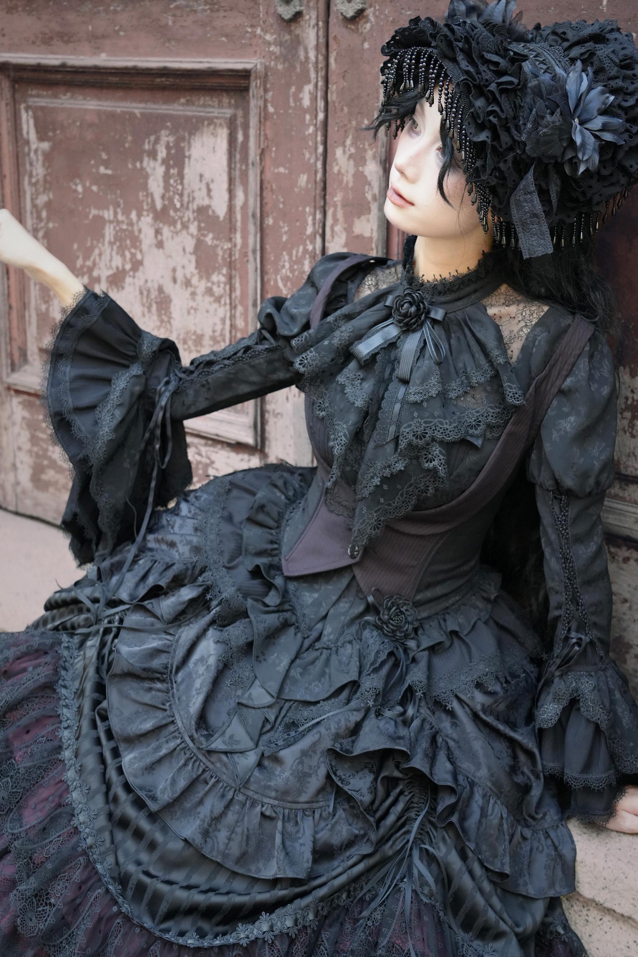 Victoria's Praise - Gorgeous Gothic Lolita Blouse & High-low Hem Skirt 44898:828081