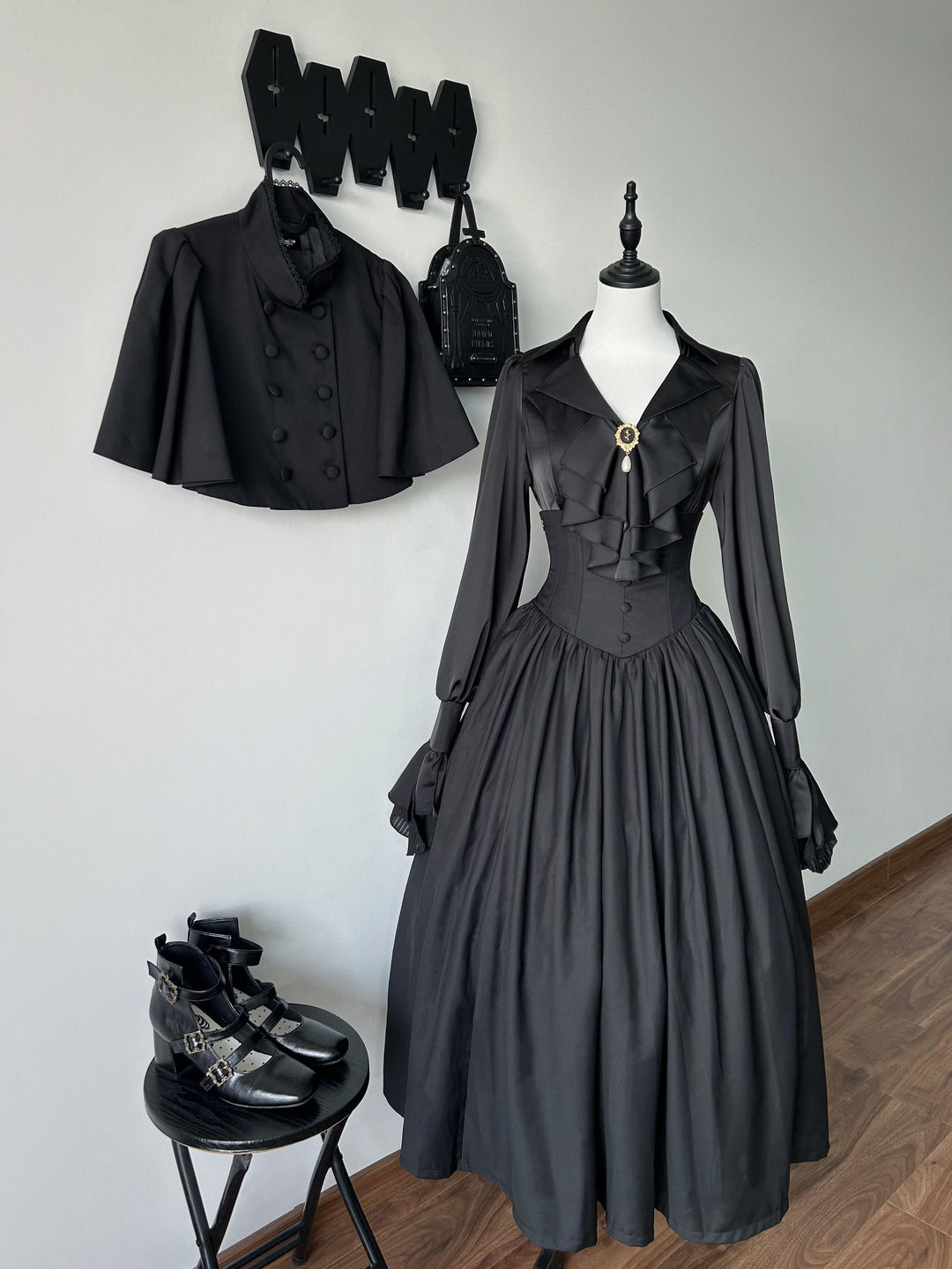 Muppet Mind Ben~Dream~Ouji Lolita Jabot Elegant Flounce Satin Lolita Accessory