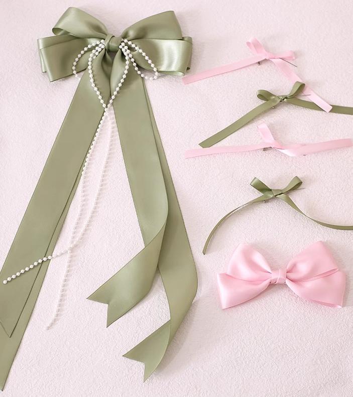 Xiaogui - Elegant Lolita Sunshade Hat Floral Bow Hats One Size. The brim has soft wires that can be shaped. Satin ribbon in Korean pink and light green with a set of brooches.