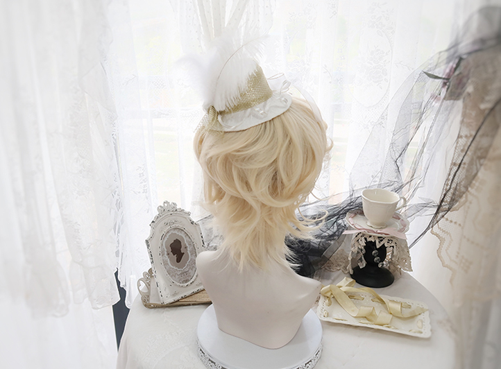 Pippi Palace - Lolita Short Curly Wig Pale Gold Air Bangs