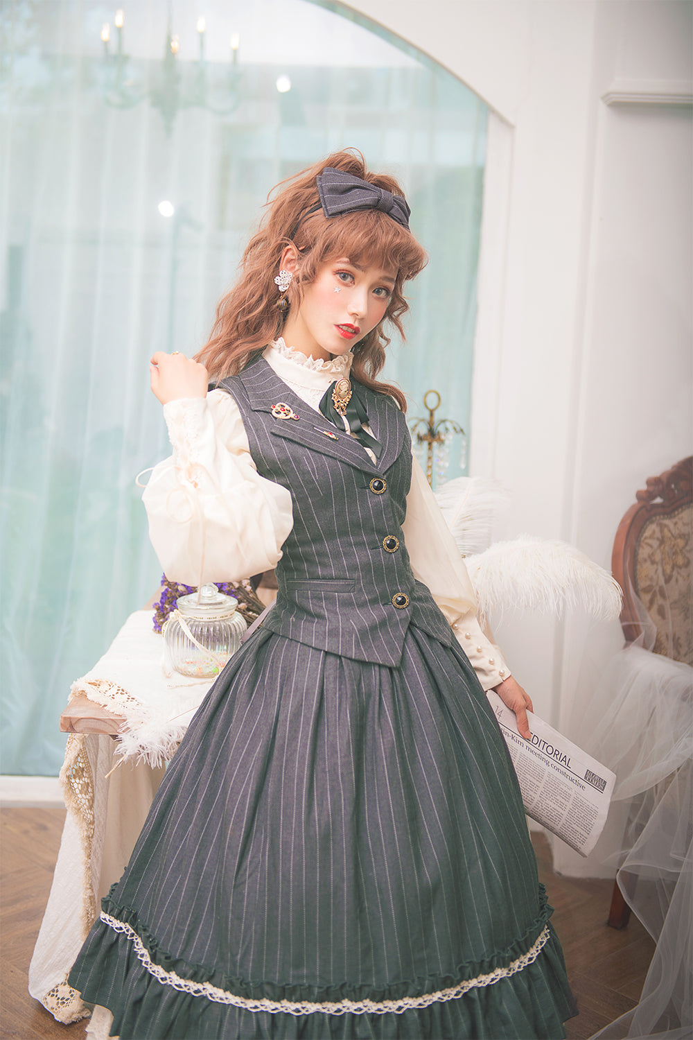 Miss Point - Rose Silhouette - Stripe Vintage Preppy Style Vest