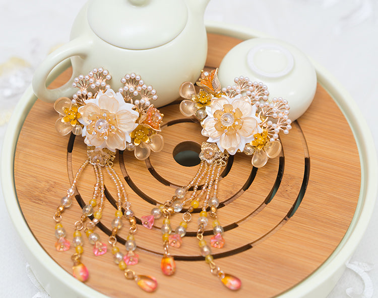 Fantastic Wind ~ The Blooming Flowers Lolita Hairpin Gold side clip (left)  