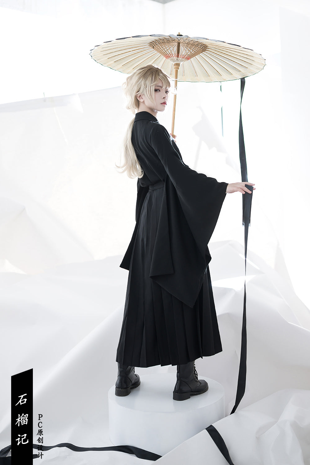 Princess Chronicles - Pomegranate Note - Black Ouji Pleated Skirt