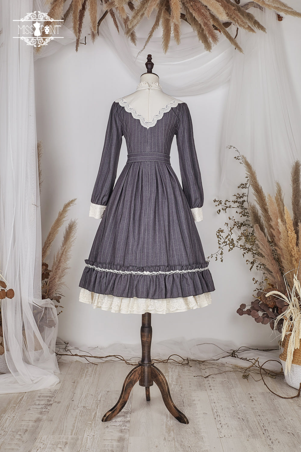 Miss point~Rose Silhouette~Vintage Classic Lolita OP   