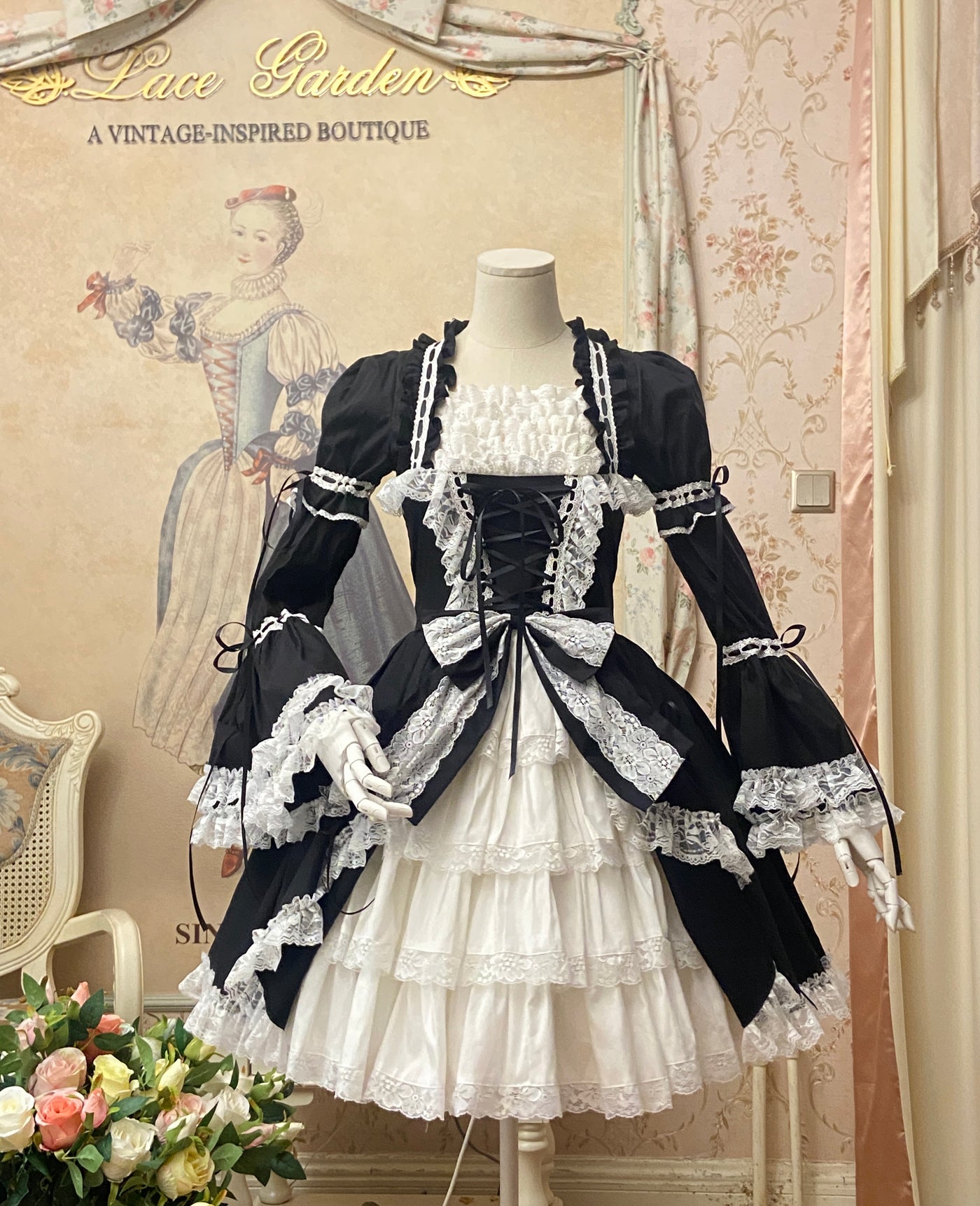 Lace Garden~Miss Rella~Vintage Retro Lolita OP Dress black and white XS 
