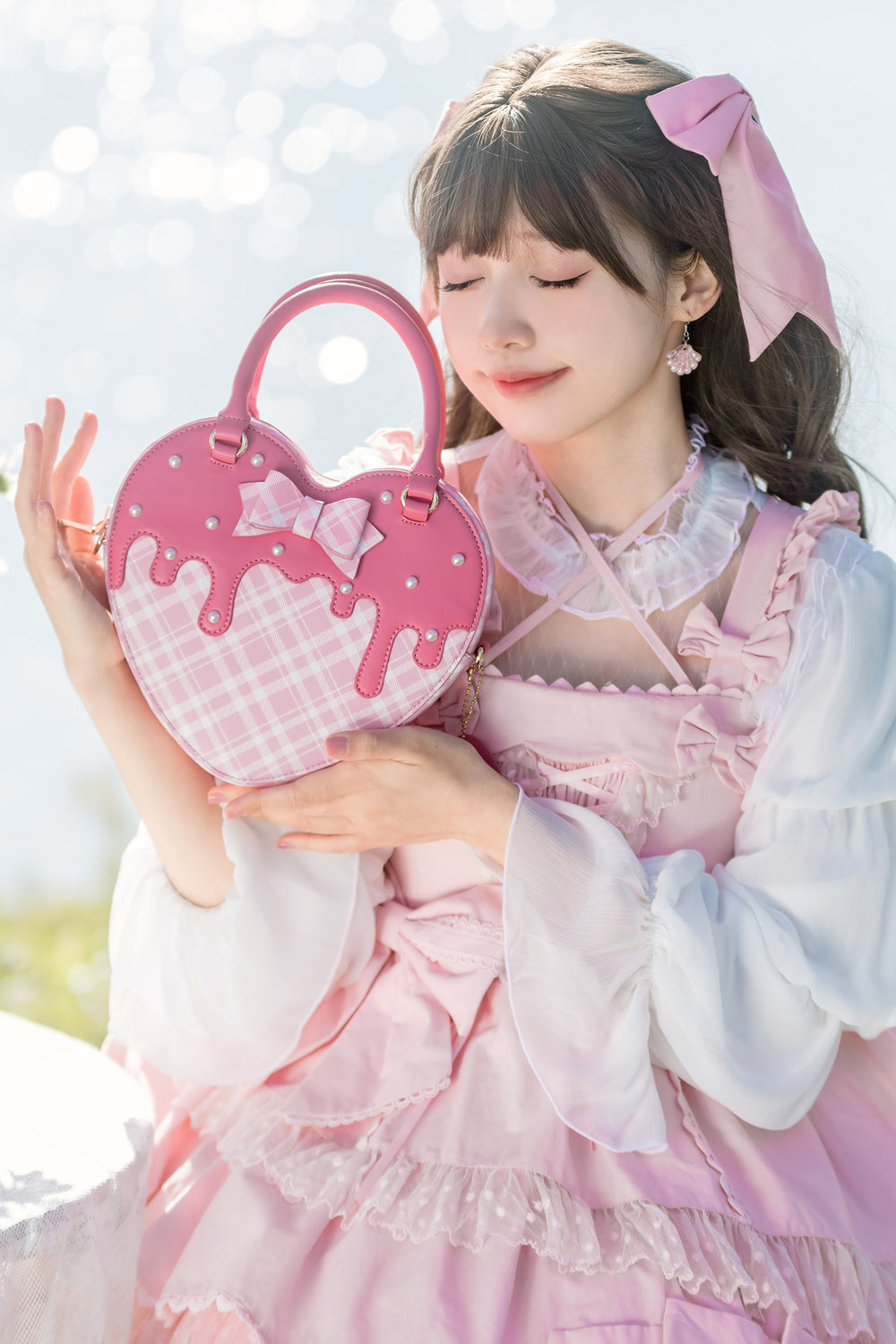 Banana Guava~Kawaii Lolita Heart Shape Hand Bag pink 2.0 (with a big zipper design)  
