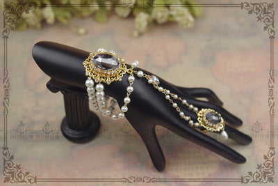 Rose of Sharon ~ Classic Lolita Pearl Bracelet with Ring pearl with black ruby 17 cm / 6.7 inches 