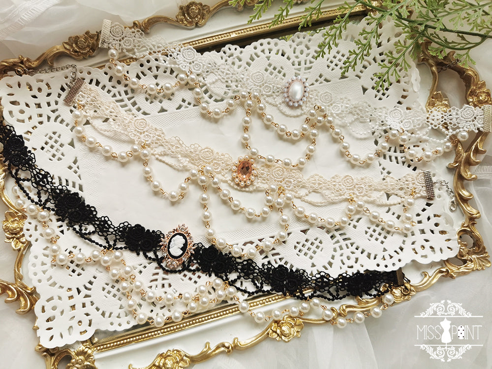 Miss Point - The Sally Gardens - Elegant Lolita Lace Choker and Brooch lace choker-black