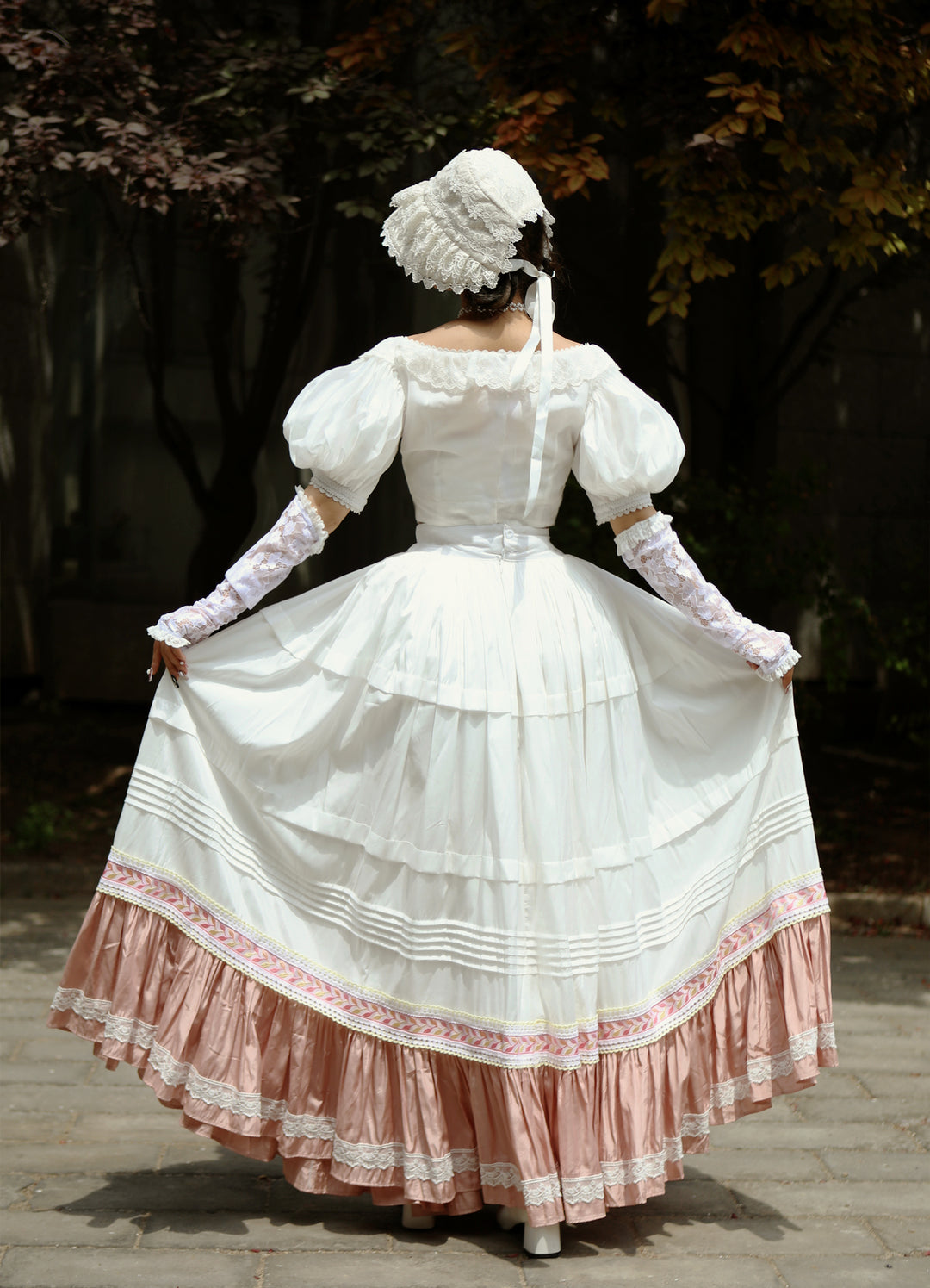 Lace Garden~Victorian Style Elegant Antique Lolita Blouse and Skirt   