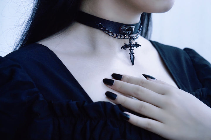 Strange Sugar~Gothic Lolita Cross Leather Choker   