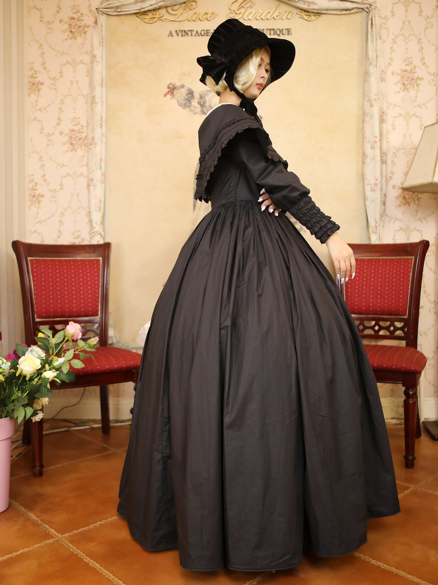 Lace Garden~Dark Night Ronnie~Gothic Lolita Antique Cloak Dress Suit   