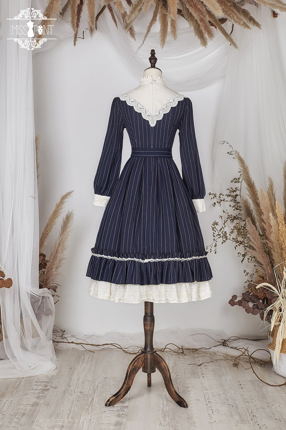 Miss point~Rose Silhouette~Vintage Classic Lolita OP   