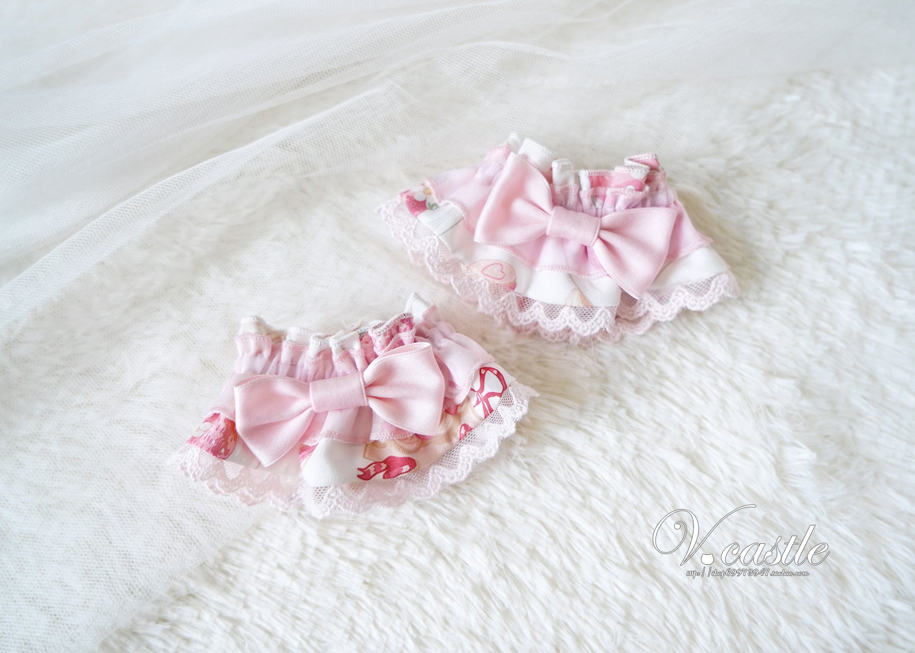 Vcastle - Crystal Srawberry - Lolita Hand Sleeves pink with white